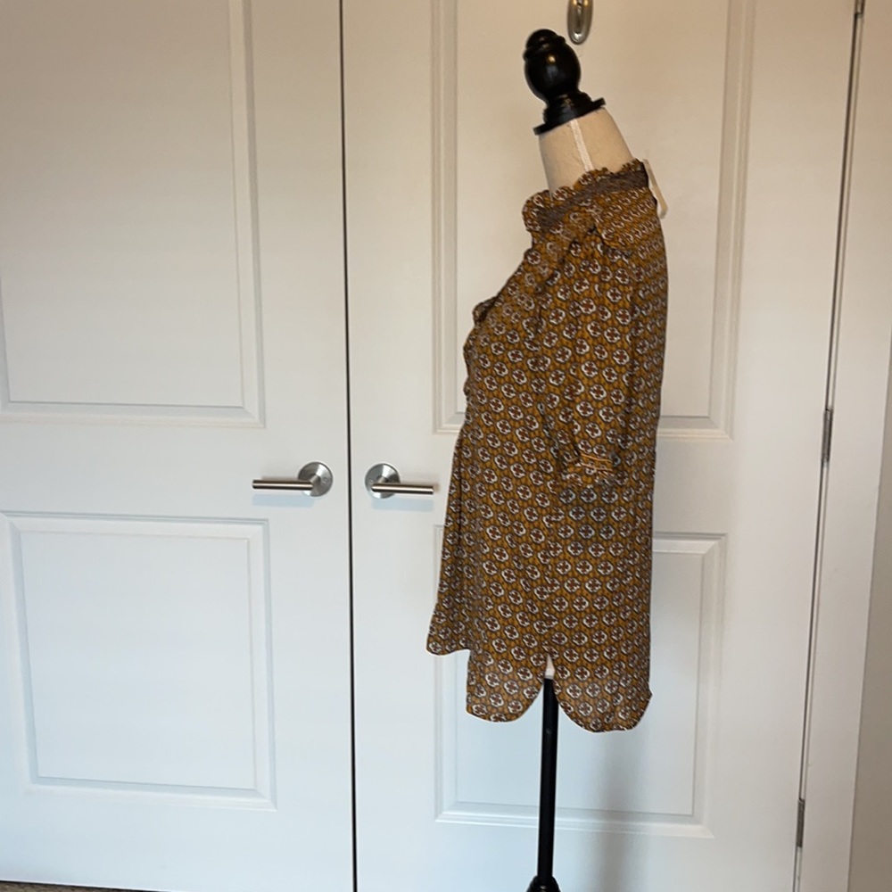 NWT Ruffle Collar Patterned Blouse - Picture 7 of 10